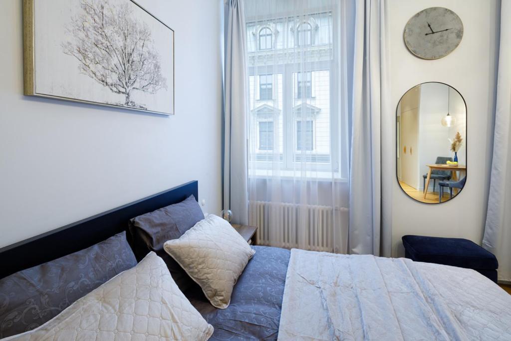 Kalnina Street Studio Apartment Riga Esterno foto